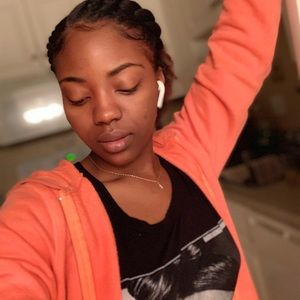 Meet your Posher, Apasia